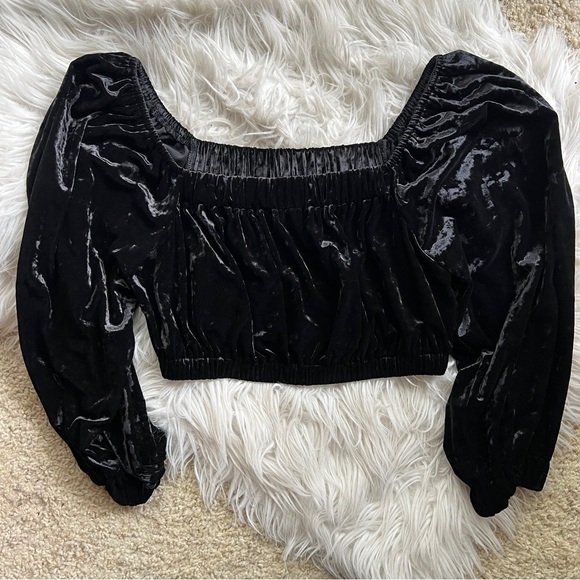 Zara Black Velvet Off Shoulder Puff Sleeve Crop Top Blouse Size Small NWT - Picture 7 of 9